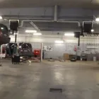 Yrityksen 2 kuva AD AUTOKORJAAMO BENETEN Moottoriajoneuvojen huolto ja korjaus (pl. renkaat)  Kouvola 09