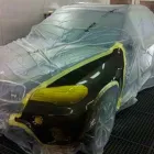 Yrityksen 2 kuva AT AUTOMAALAAMO Moottoriajoneuvojen huolto ja korjaus (pl. renkaat)  Helsinki 18