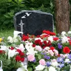 Yrityksen 1 kuva HAUTAKIVET SAVONLINNAN KIVIVEISTÄMÖ RAUTIAINEN OY Kiven leikkaaminen, muotoilu ja viimeistely  Savonlinna 04