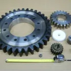 Yrityksen 1 kuva HELSINGIN HAMMASPYÖRÄ OY Laakereiden, hammaspyörien, vaihteisto- ja ohjauselementtien valmistus  Helsinki 18