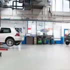 Yrityksen 1 kuva MALMINKARTANON AUTOHUOLTO OY Moottoriajoneuvojen huolto ja korjaus (pl. renkaat)  Helsinki 18