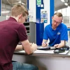 Yrityksen 2 kuva MALMINKARTANON AUTOHUOLTO OY Moottoriajoneuvojen huolto ja korjaus (pl. renkaat)  Helsinki 18