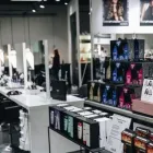 Yrityksen 1 kuva PIECE OF HAIR BY REDKEN ESPOO  Espoo 18