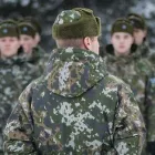 Yrityksen 2 kuva PUOLUSTUSVOIMAT PÄÄESIKUNTA  Helsinki 18