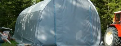 Yrityksen 2 kuva AIMOYHTIÖ OY / AIMOPEITE Tavaranpeitteiden, purjeiden ja muiden sovitettujen tekstiilituotteiden valmistus  Helsinki 18