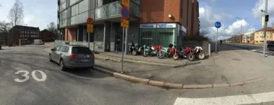 Yrityksen 3 kuva HELSINGIN LIIKENNEKOULU OY - AUTOKOULU HELSINKI - ETELÄ-HAAGA Kuljettajakoulutus  Helsinki 18