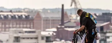 Yrityksen 2 kuva KIRKASLASI Kiinteistöjen siivous  Helsinki 18