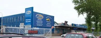 Yrityksen 4 kuva MALMINKARTANON AUTOHUOLTO OY Moottoriajoneuvojen huolto ja korjaus (pl. renkaat)  Helsinki 18