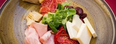 Yrityksen 2 kuva TAVERNA VAELSA  Helsinki 18