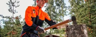 Yrityksen 4 kuva UITTOKALUSTO TAMPERE Maa- ja metsätalouskoneiden ja -tarvikkeiden tukkukauppa mukaan lukien traktorit  Tampere 11