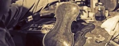 Yrityksen 4 kuva VIULUNRAKENTAJA RISTO VAINIO OY Soittimien ja musiikkitarvikkeiden vähittäiskauppa  Helsinki 18